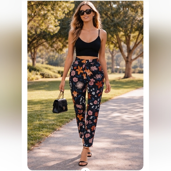 Who What Wear Pants - Who What Wear Floral Tapered Pants Size 8